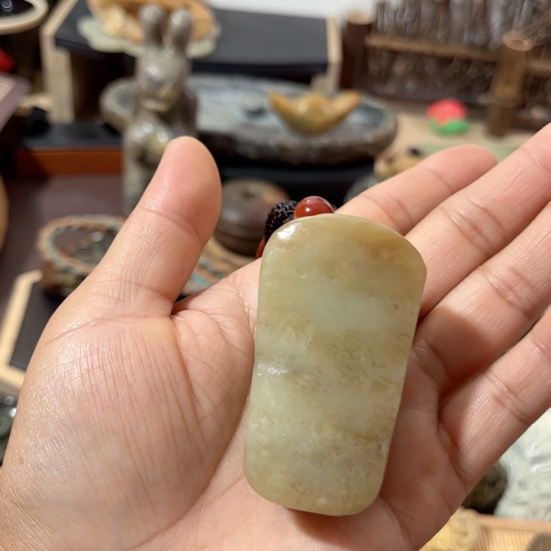 于***6未镶嵌岫岩老玉（透闪石质玉）把件