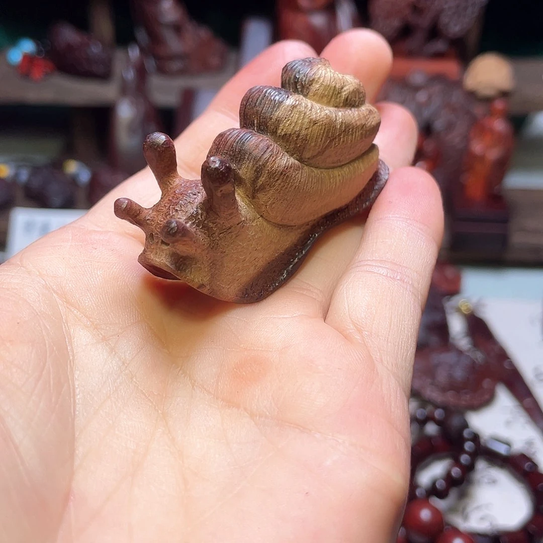 檀香紫檀（小叶紫檀）纯手工雕刻，蜗牛（扭转乾坤）