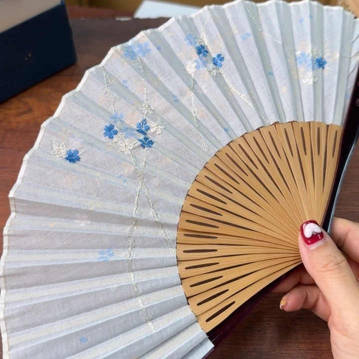 贴***春一个陶瓷物件哈哈哈