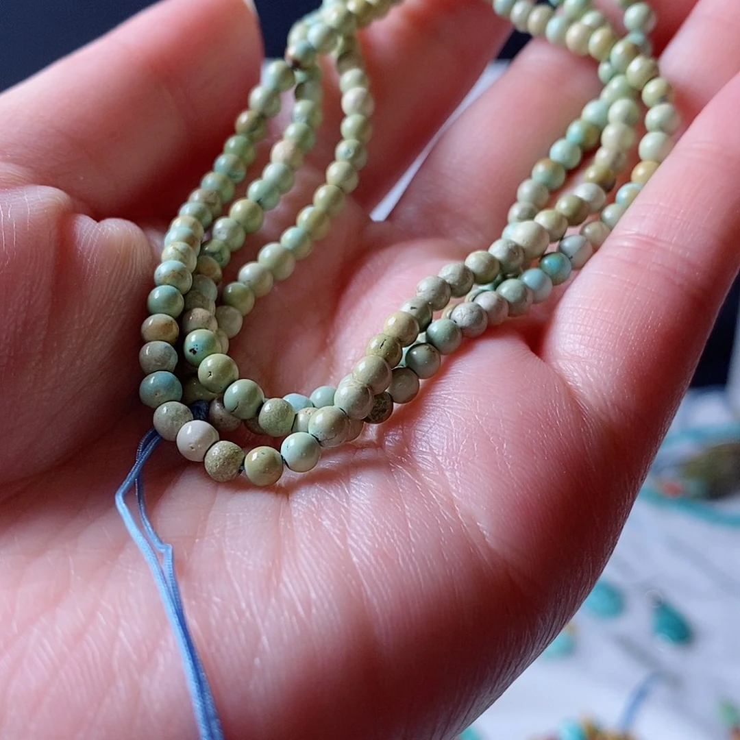 绿松石颈饰未镶嵌