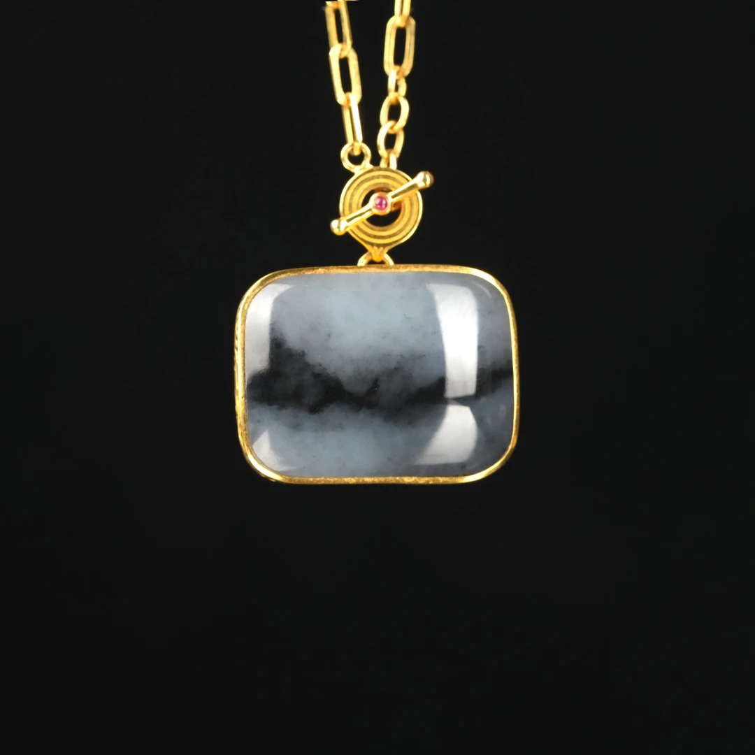典藏级 和田玉青花籽一线高色方糖吊坠 18K金 15*19*7mm± H81640