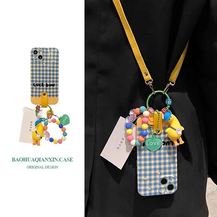 ins田园风小黄鸭挂件适用苹果16promax手机壳15pro创意14promax女