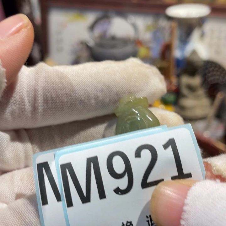 且***吟瓷片二表姐直播火爆热卖