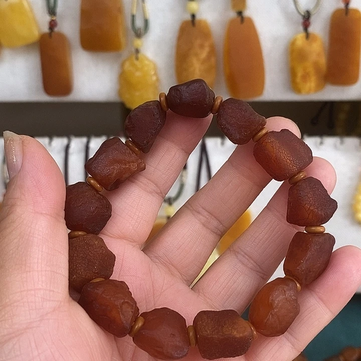 狮***途蜜蜡未镶嵌珠宝奇石手串