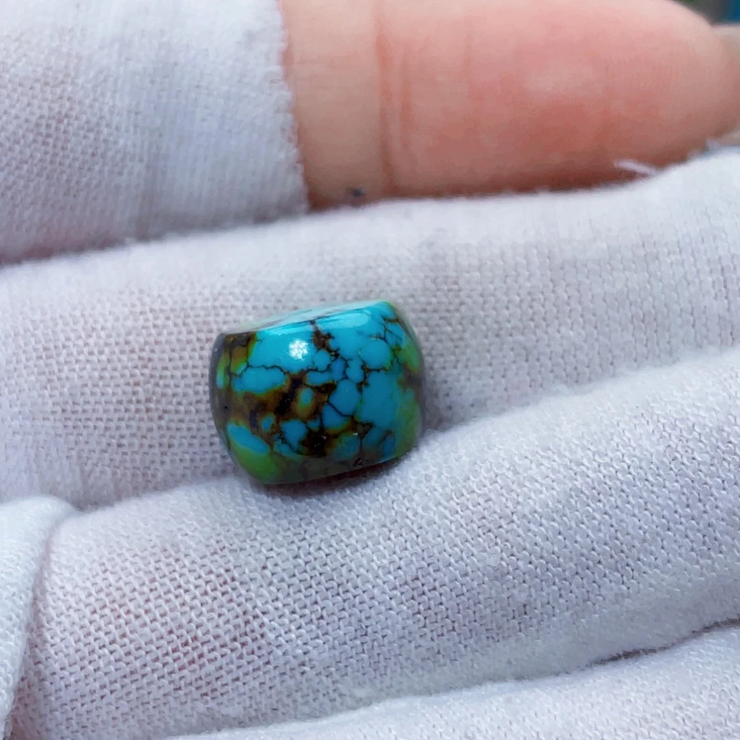 绿松石未镶嵌饰品