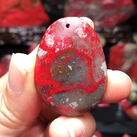 昌化鸡血石昌化鸡血石挂件