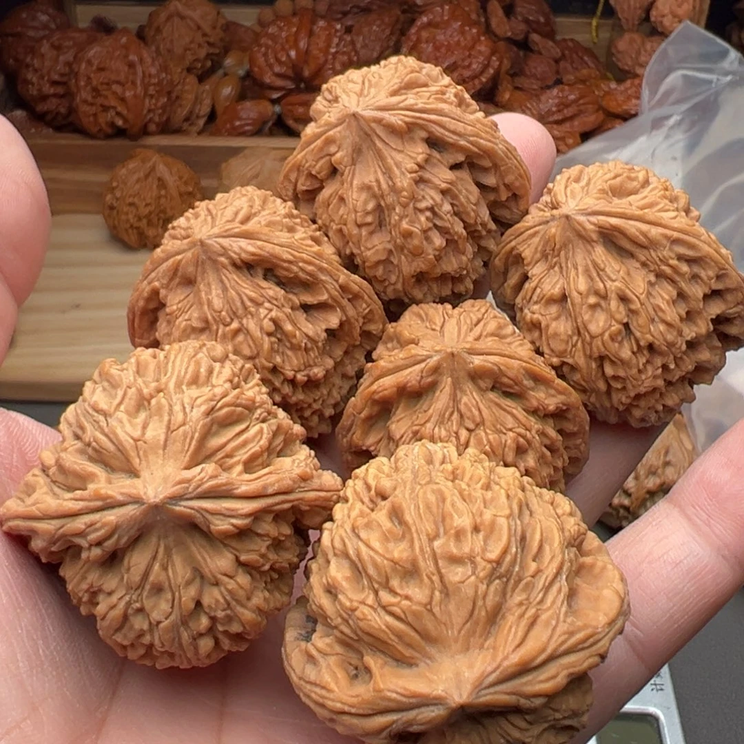 大***号把件文玩核桃南疆石