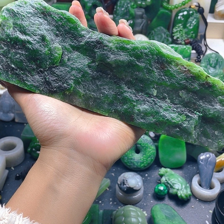 和田玉未镶嵌珠宝半成品