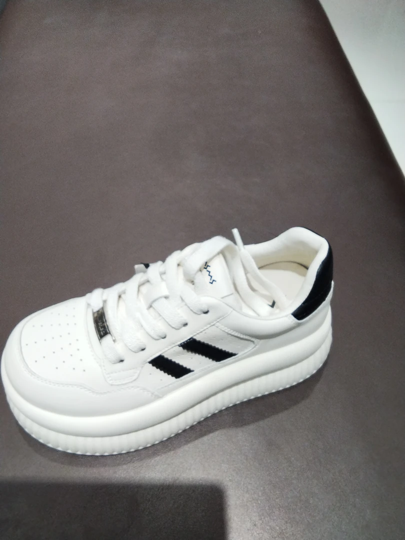 浅口深口成人薄款春季板鞋小皮鞋白色夏季时尚舒适运动鞋