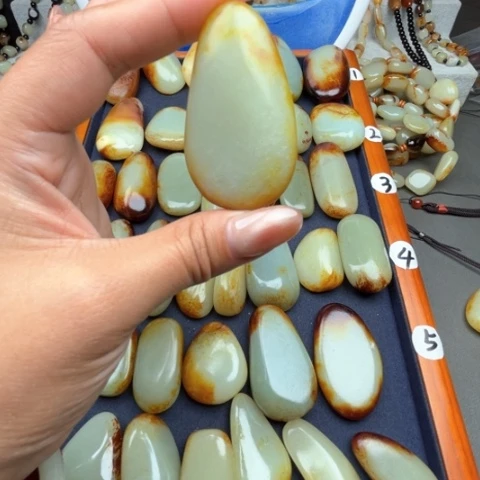 和田玉颈饰未镶嵌我****⊙