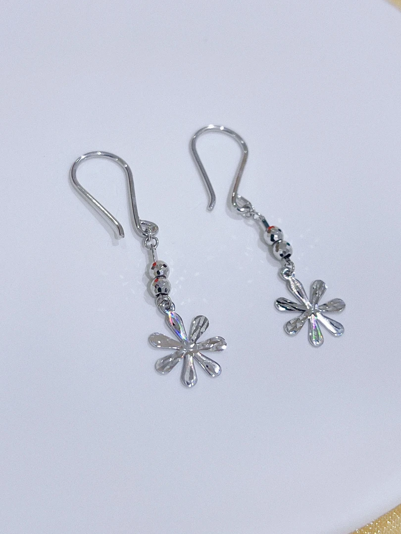 尚晶品珠宝铂金车花雏菊耳钩时尚简约风尚经典长款通勤耳饰PT950