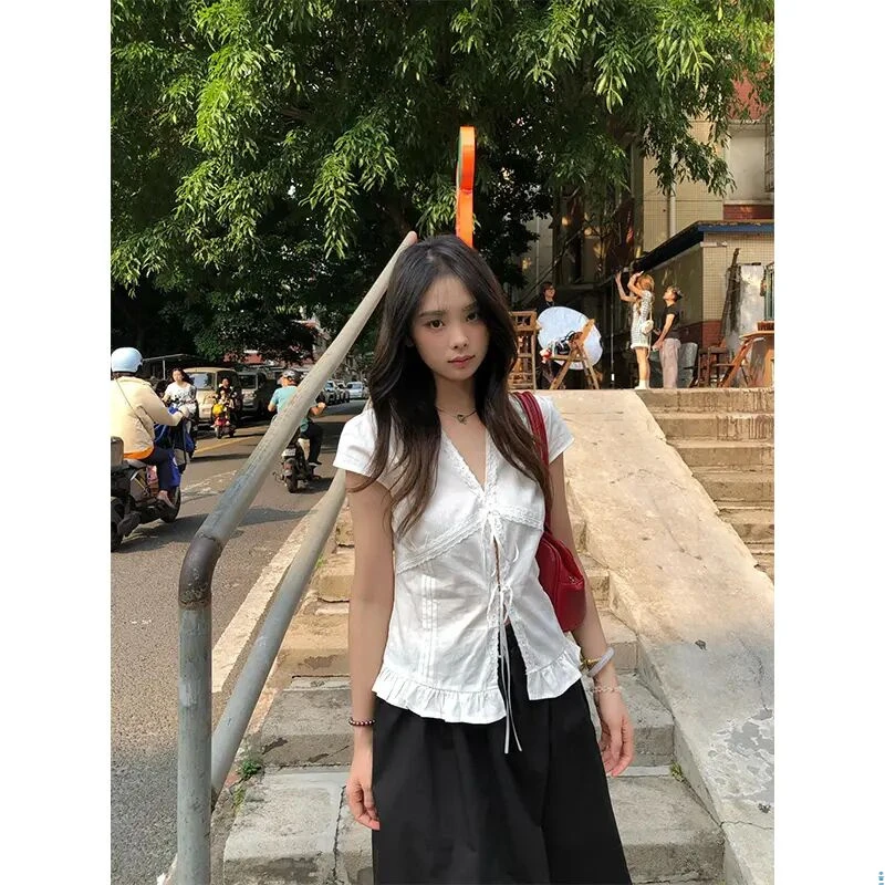 法式时尚设计感蕾丝花边短袖衬衫修身显瘦V领上衣高腰百搭半身裙