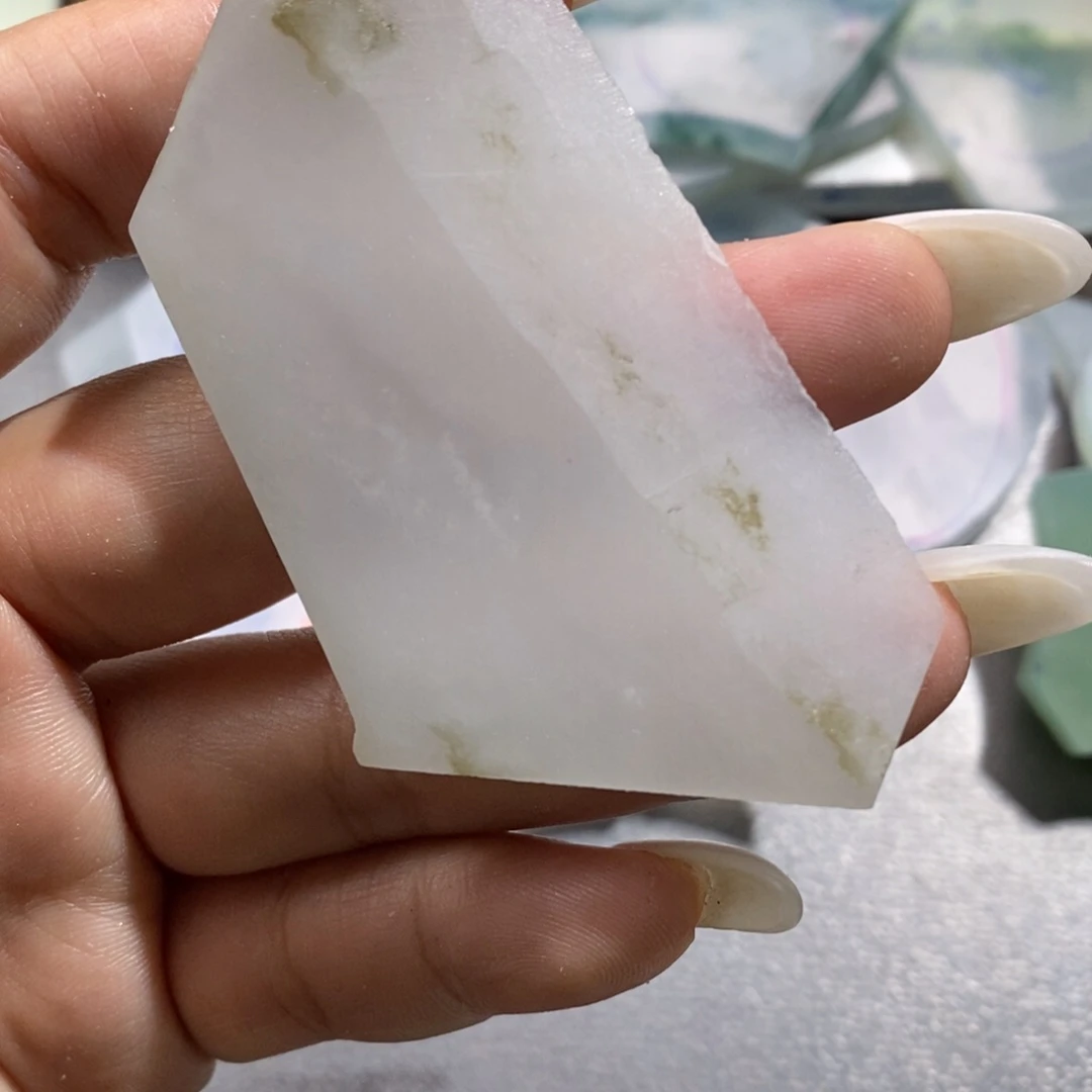 未镶嵌挂件翡翠黄*荣