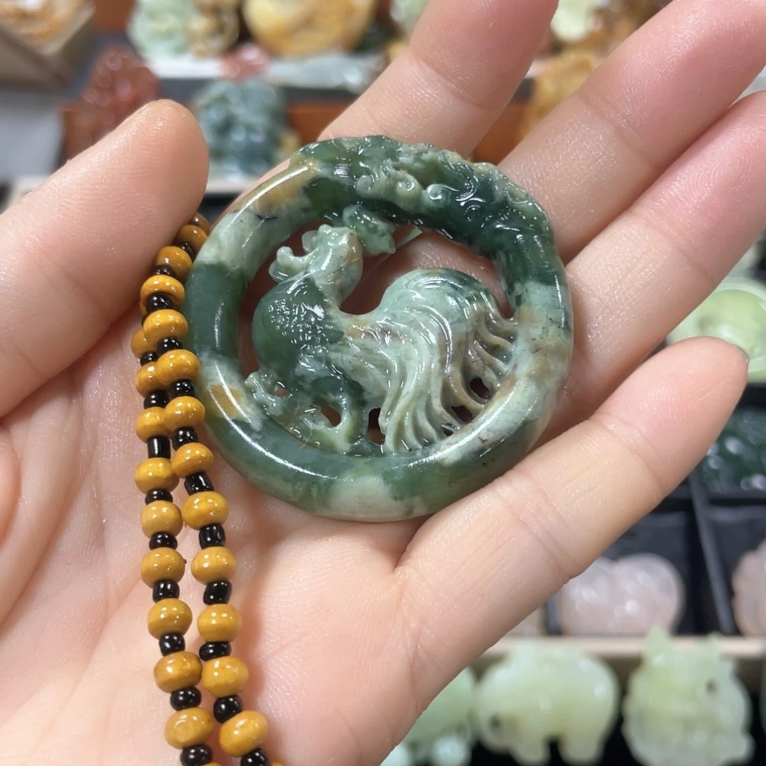 蛇纹石玉颈饰未镶嵌