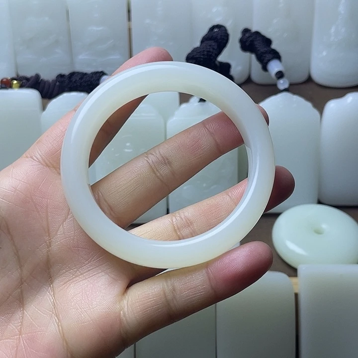 凯***迪手镯2579985336808644680