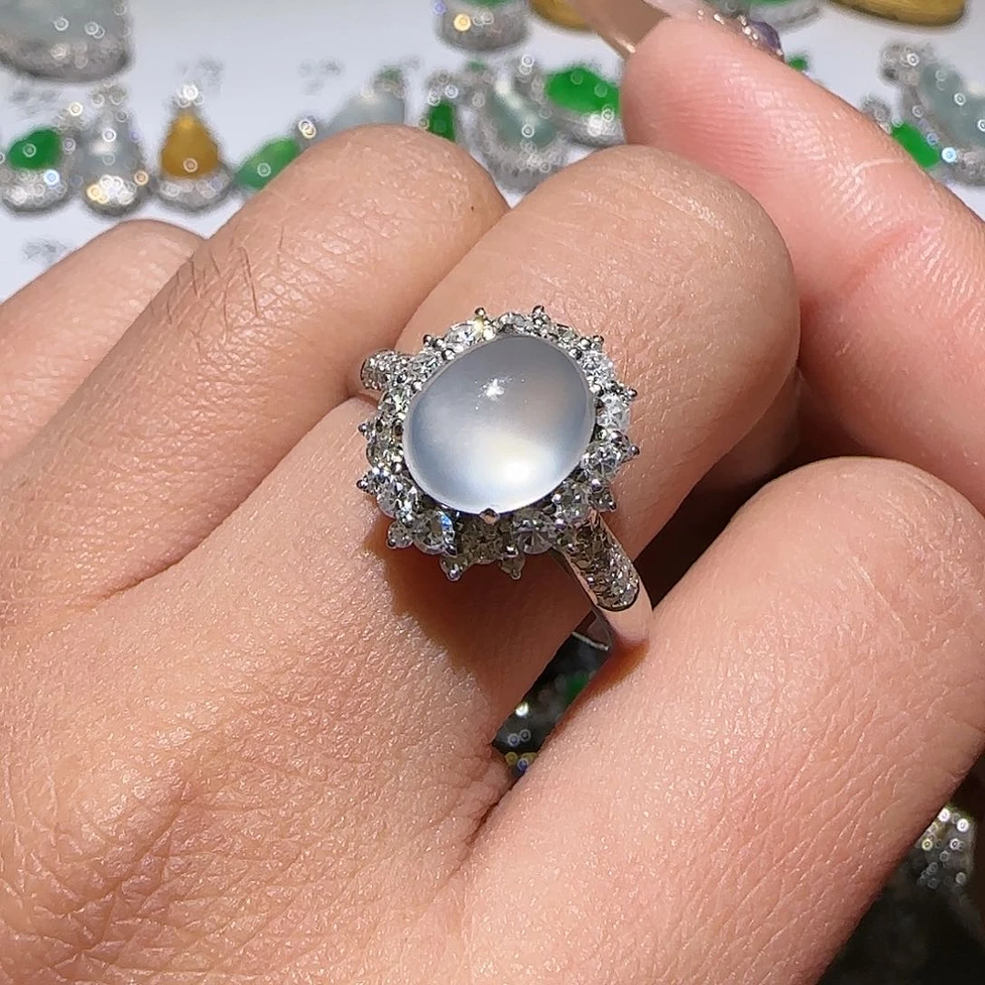 【闪购商品】18K金镶嵌戒指翡翠天然