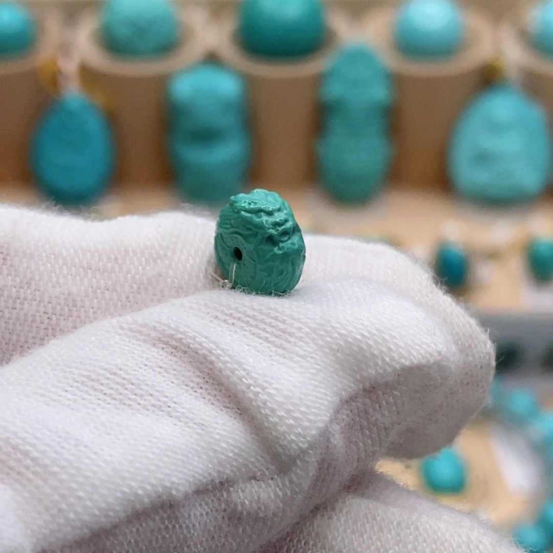 未镶嵌绿松石珠宝奇石