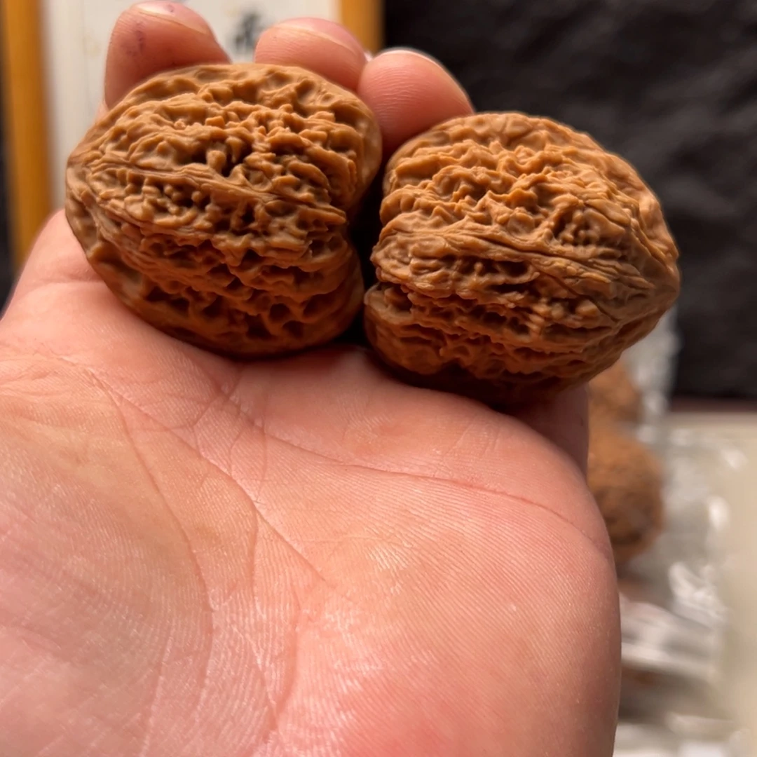 李***好文玩核桃把件南疆41黄线