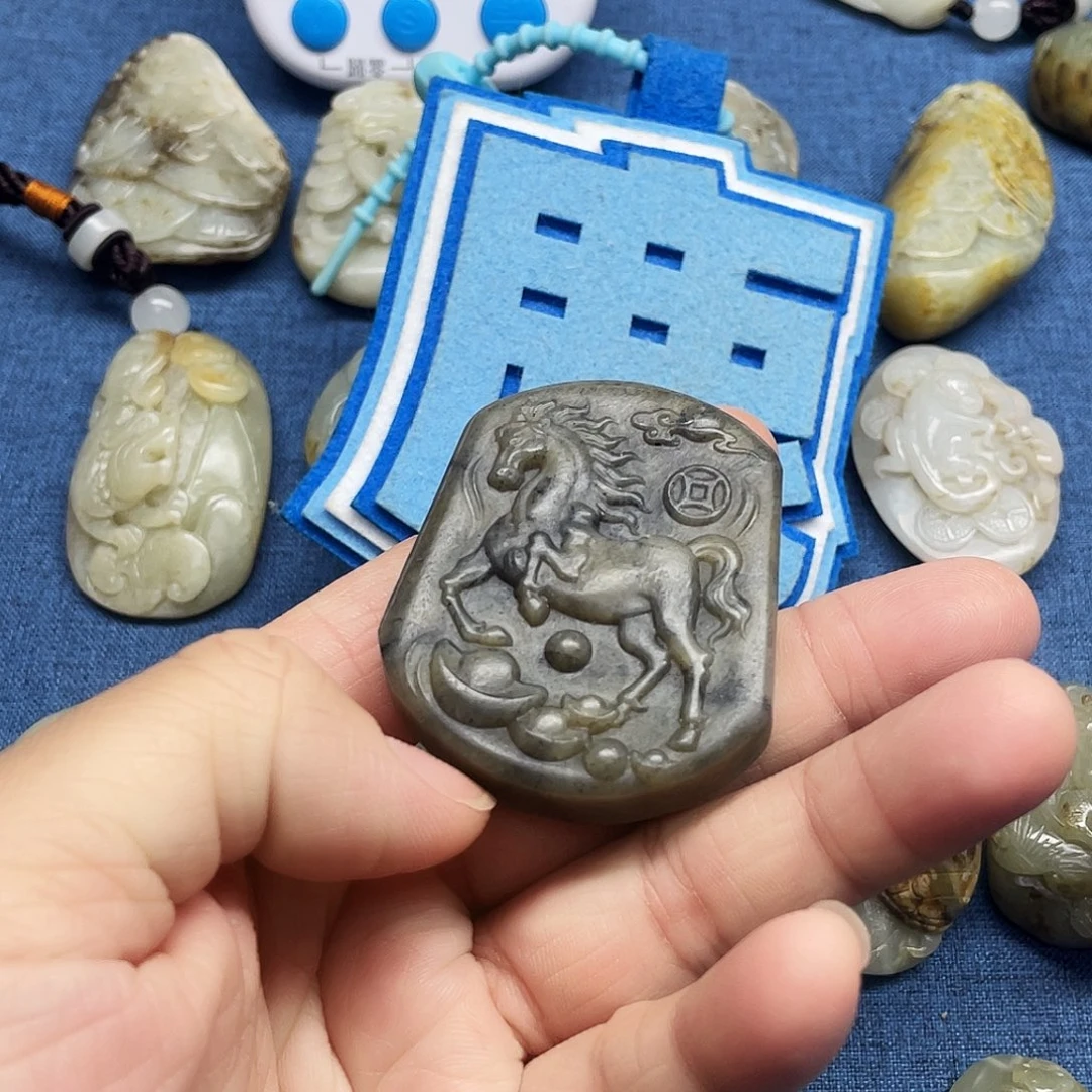 和田玉未镶嵌颈饰