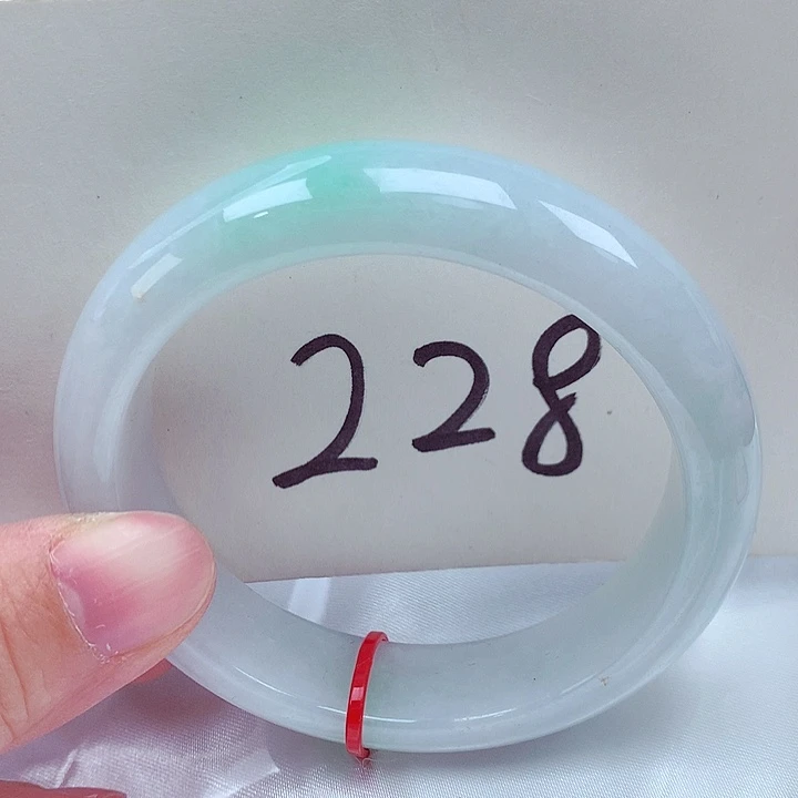 翡翠未镶嵌手镯翡翠