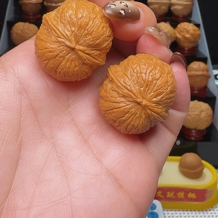 文玩核桃把件手捻金豆豆30尺…………01