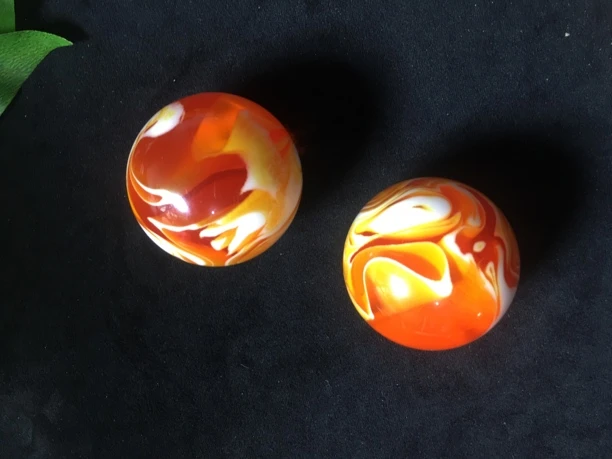 黄蜡手球一对。1。