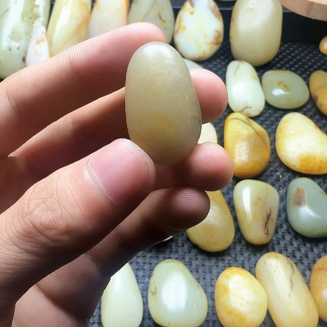 和田玉未镶嵌珠宝半成品