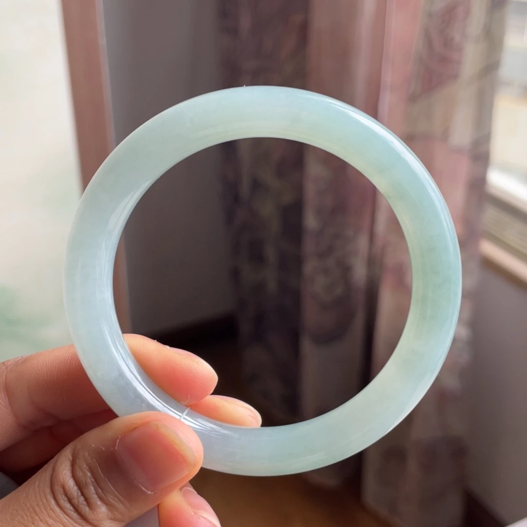 翡翠手镯未镶嵌圆条