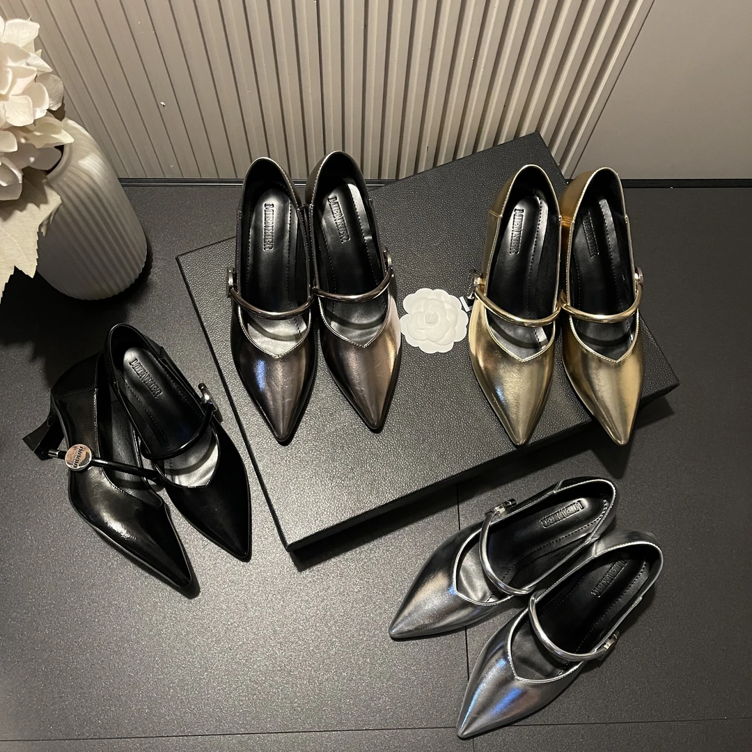 2025年新款网红轻奢大牌感时尚气质水钻百搭时尚爆款高跟全包凉鞋