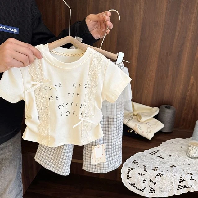 女宝宝洋气收腰短袖T恤女婴儿夏季薄款韩版女童文艺字母短款上衣