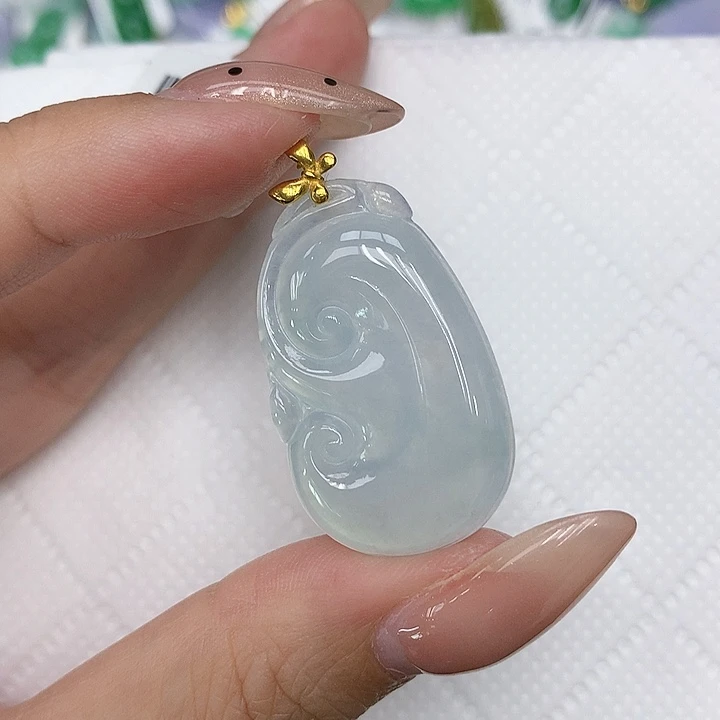 颈饰18K金镶嵌翡翠