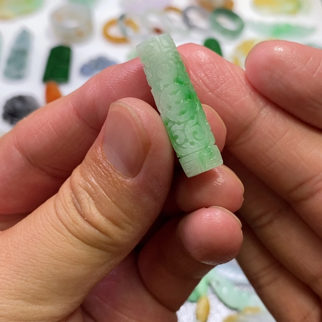 定制翡翠未镶嵌桶珠