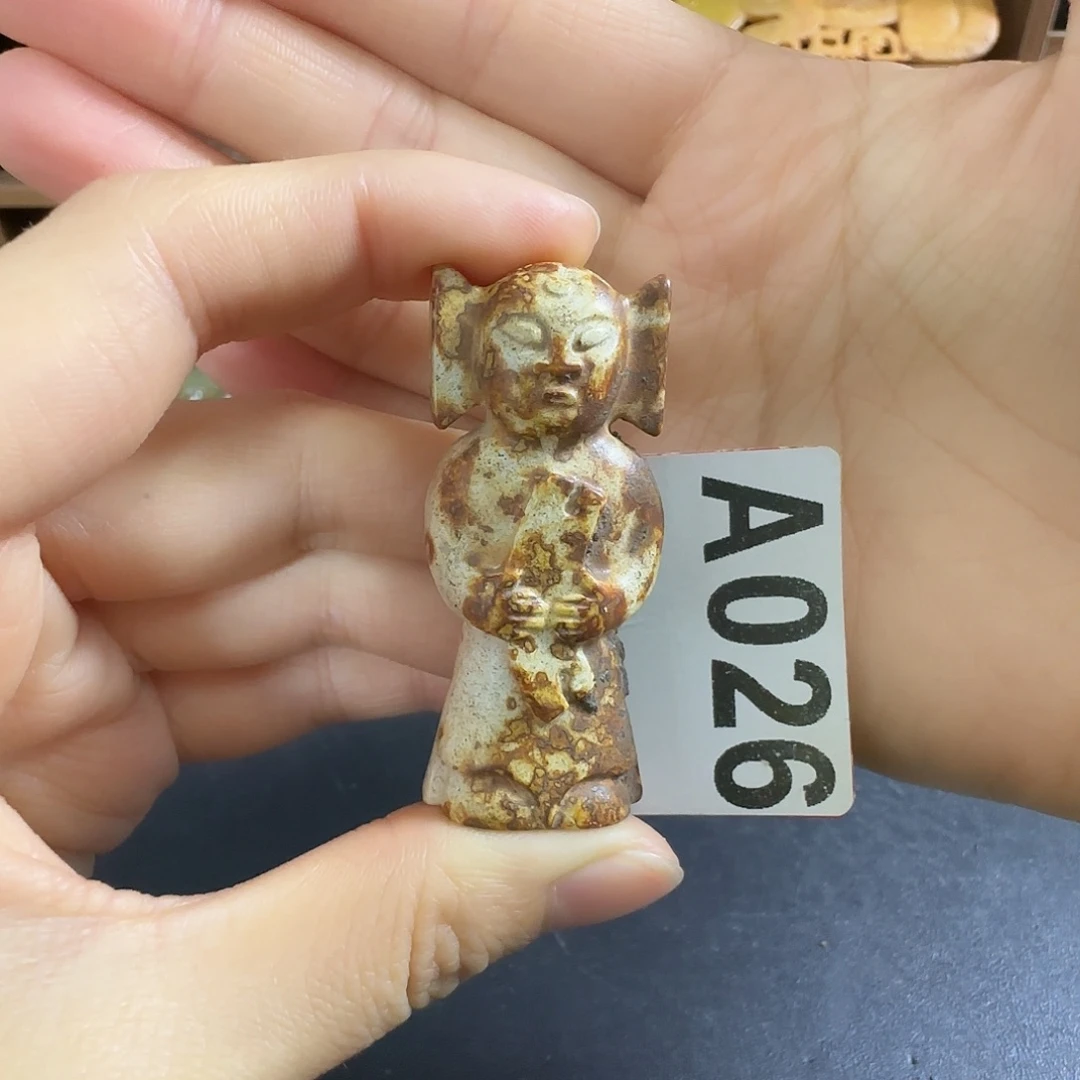 透闪石质玉未镶嵌挂件