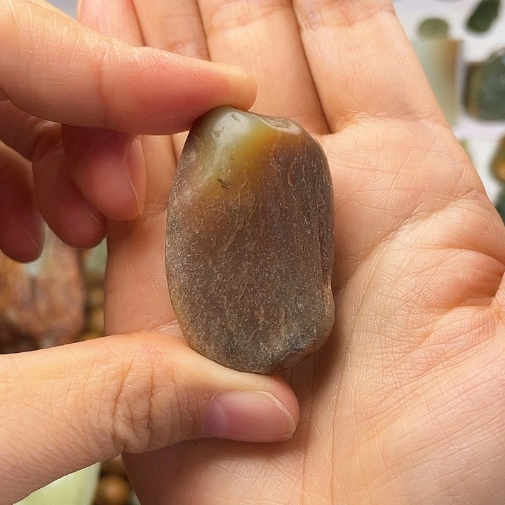 岫岩河磨玉（透闪石质玉）颈饰未镶嵌