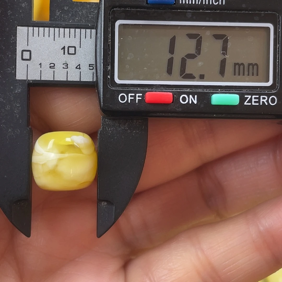 蜜蜡未镶嵌裸石20杂