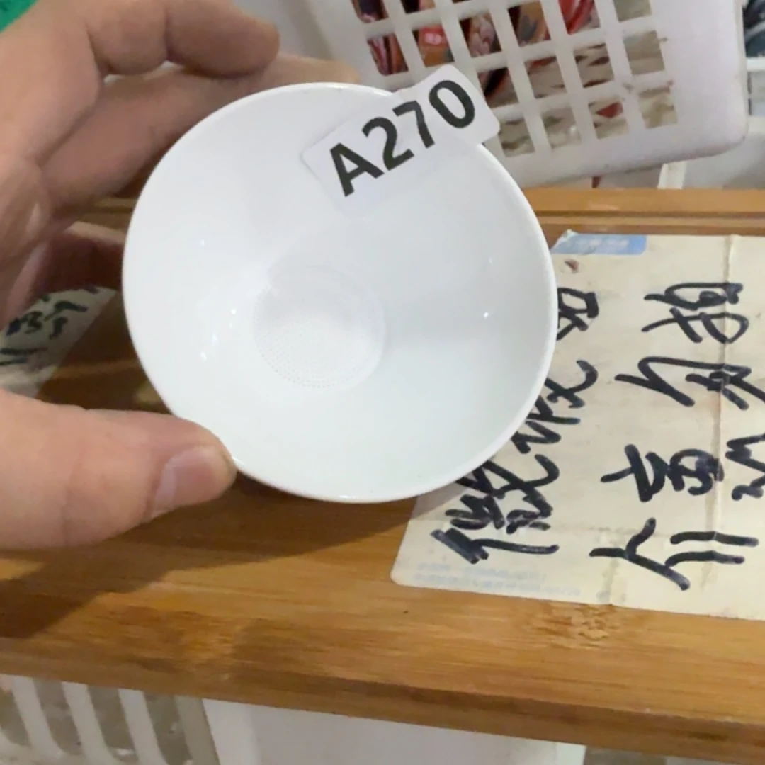 微瑕疵介意勿拍陶瓷器皿