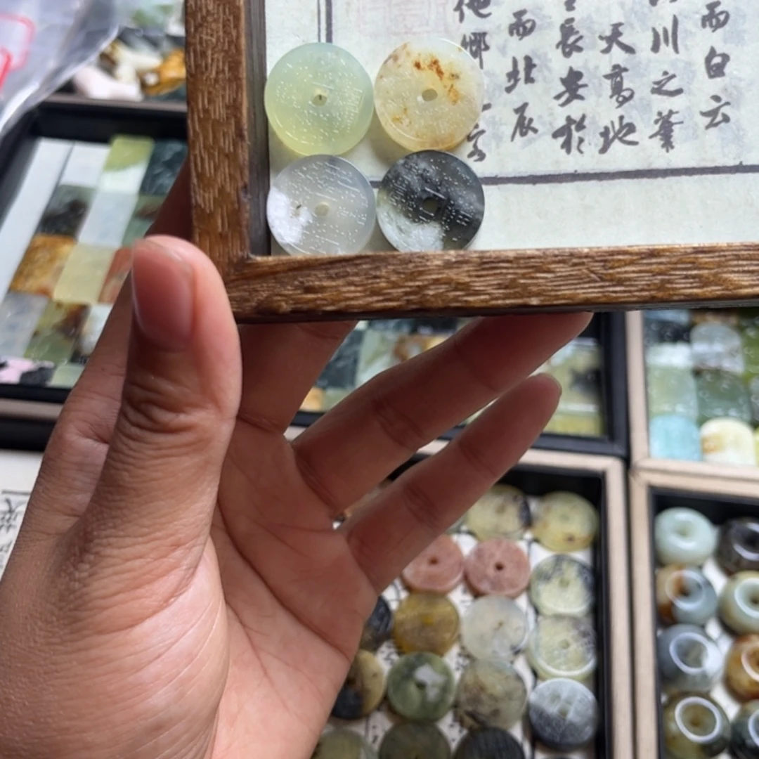 蛇纹石玉合金颈饰