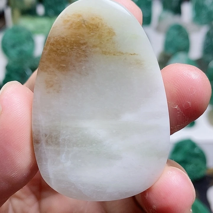 未镶嵌独山玉颈饰