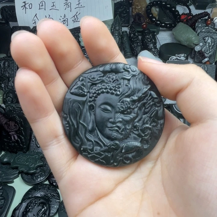 颈饰未镶嵌和田玉