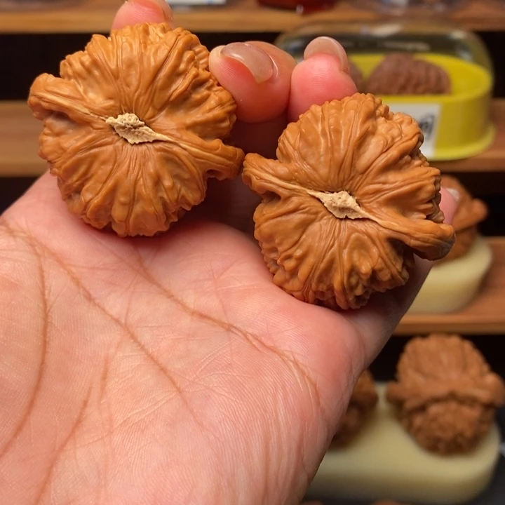 肉***丝吊坠文玩核桃43白狮子