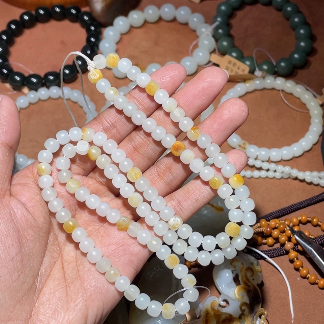 和田玉未镶嵌手串