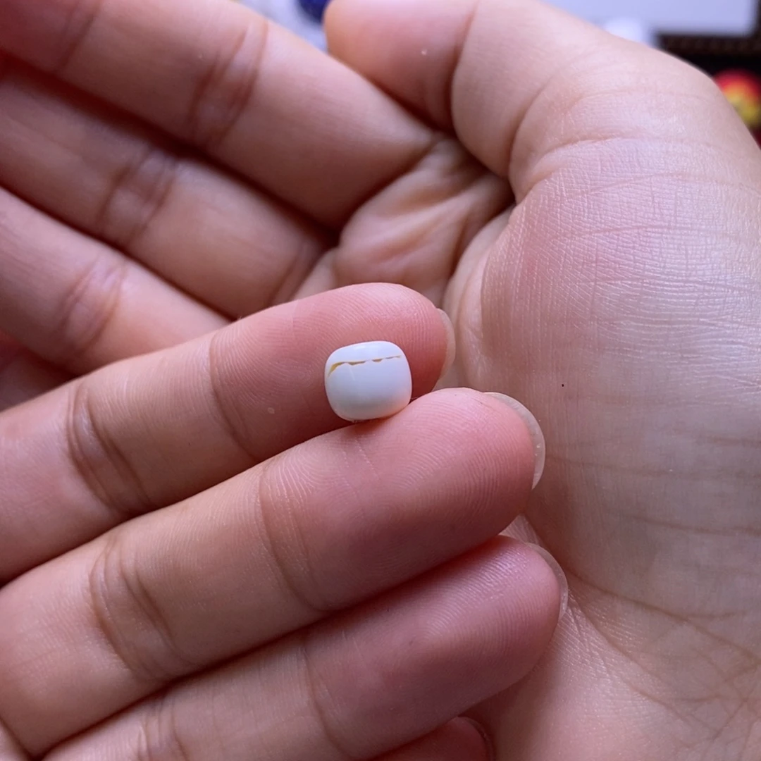 老***丶琥珀未镶嵌珠宝奇石