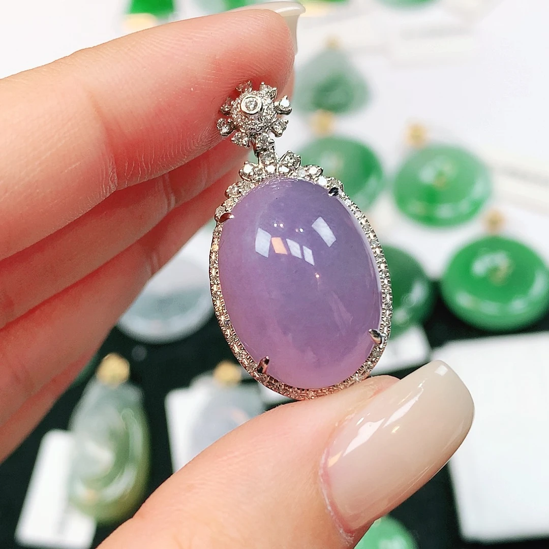 翡翠18K金镶嵌颈饰