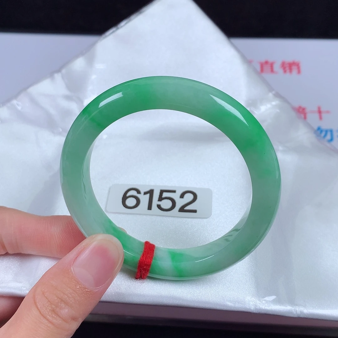 翡翠手镯未镶嵌51圈口
