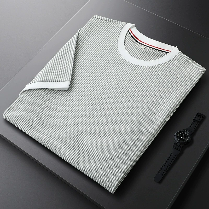 轻奢灰色细条纹男士圆领T恤夏季薄款修身时尚潮牌圆领休闲短袖t恤