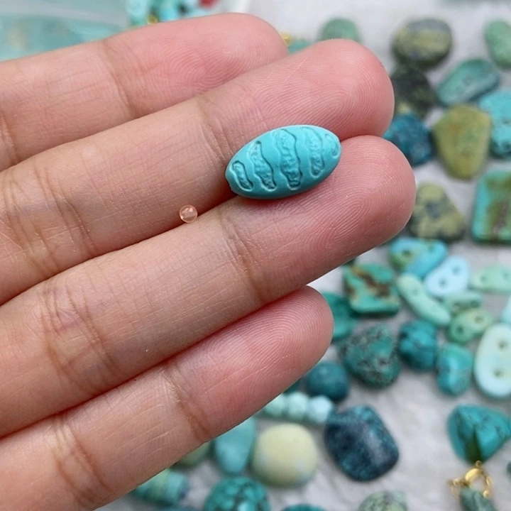 绿松石未镶嵌珠宝奇石