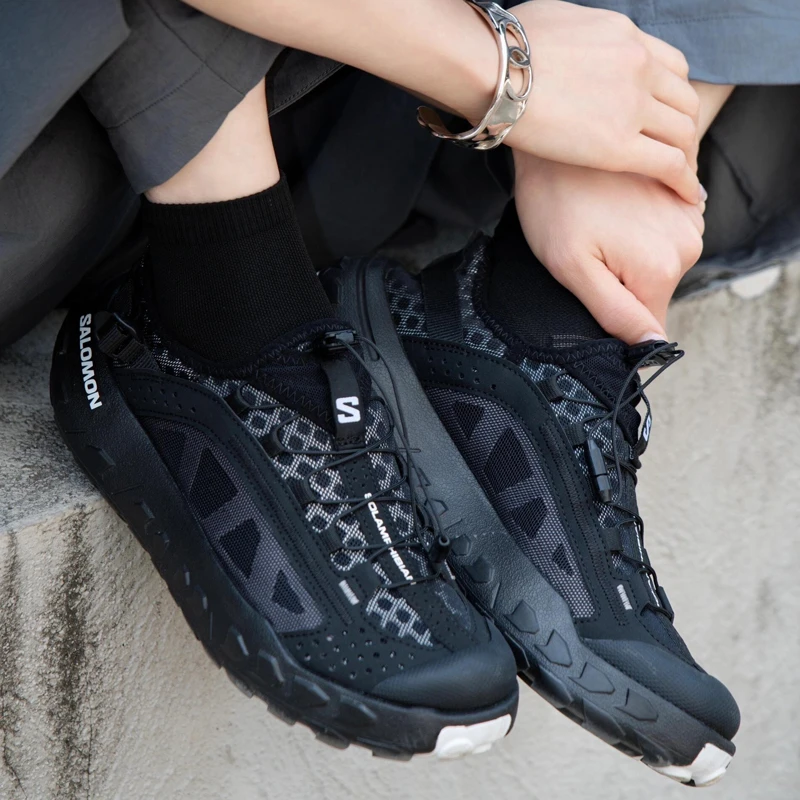 SALOMON萨洛蒙 SOLAMPHIBIAN 低帮 户外功能鞋  黑色