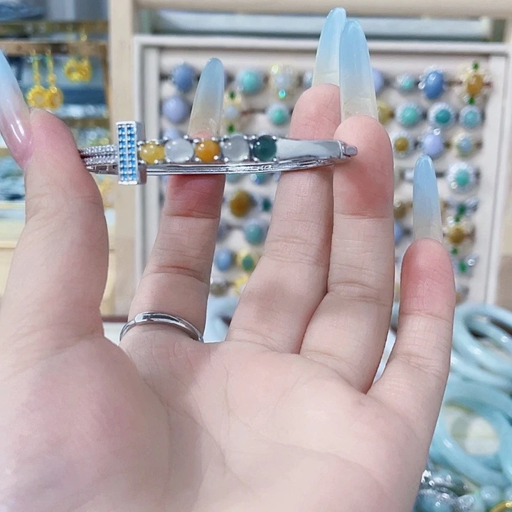 颈饰未镶嵌翡翠天然翡翠Ａ货