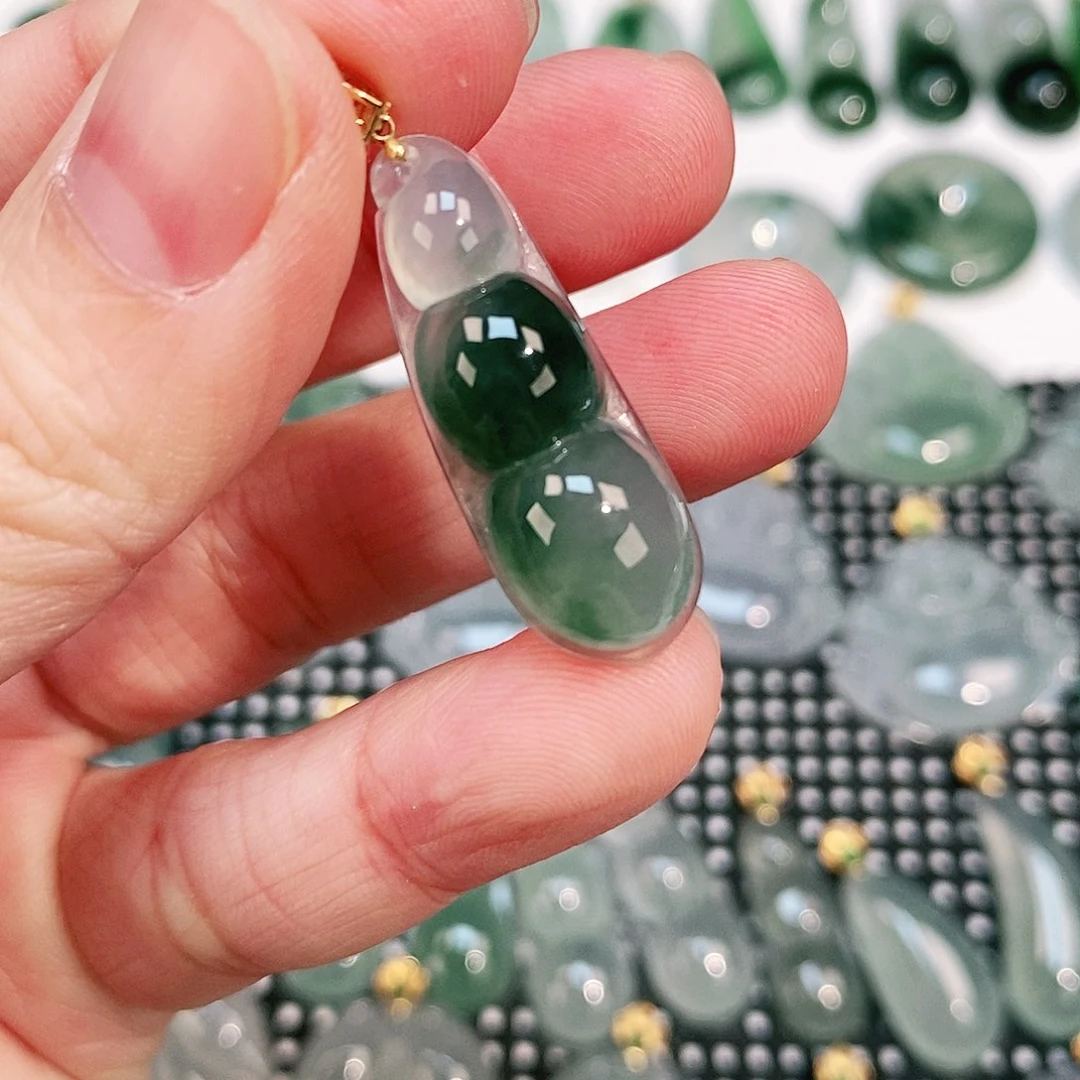 翡翠颈饰18K金镶嵌吊坠