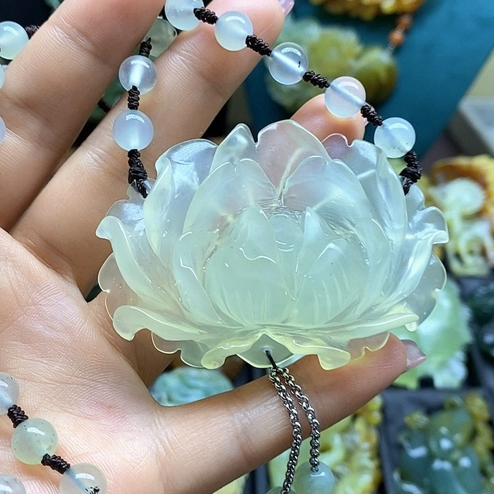 蛇纹石玉未镶嵌挂件